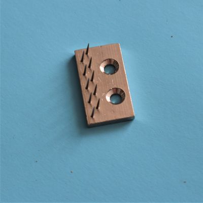 comprar Máquina de fixação de acabamentos têxteis não-padrão Peças Stenter Pin Bar Dimensão personalizada Agulha de cobre V3m online manufacture