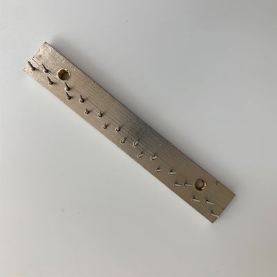 comprar Máquina Krantz Stenter Peças sobressalentes Pin Plate Material de aço carbono 57mm Distância do centro Plate de cobre Fabricação em linha