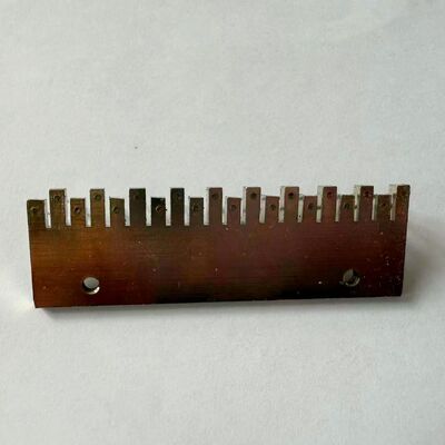 comprar Máquina Krantz Stenter Peças sobressalentes Pin Plate 57mm Centro Distância 21 Pins 4mm espessura Placa de material de cobre Fabricação em linha
