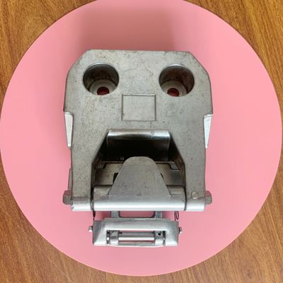 Peças da máquina de estentador Bruckner Máquina de acabamento Peças sobressalentes Clipe Trazer Agulha Porta-agulhas Duplo uso